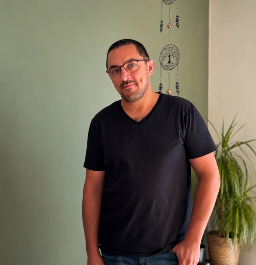 Portrait de Raphaël, masseur bien-être chez L'Essentiel à Vesoul.
